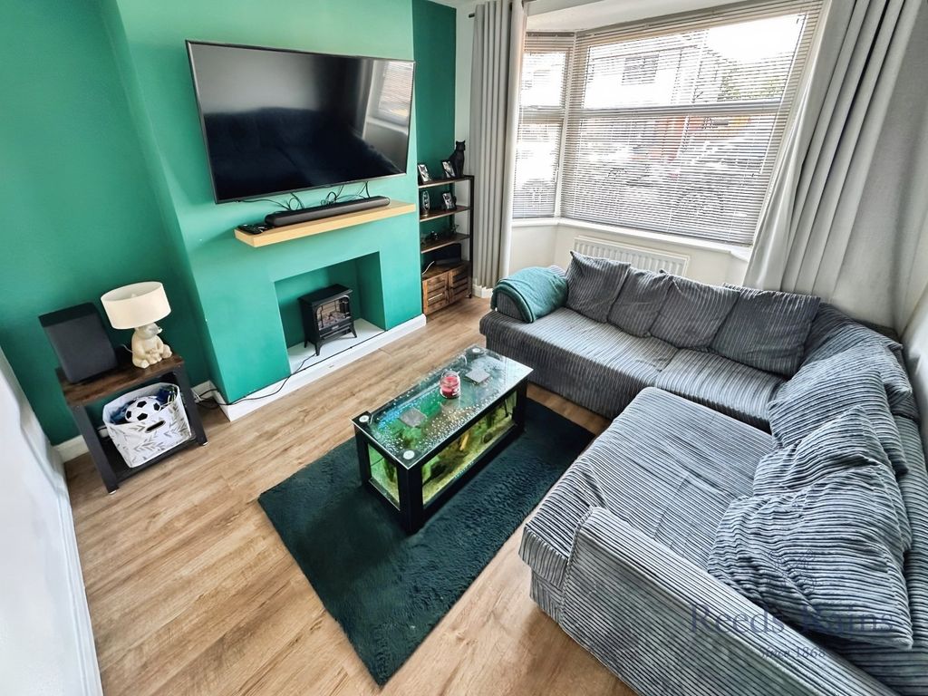 Property photo 2 of 14 Lounge