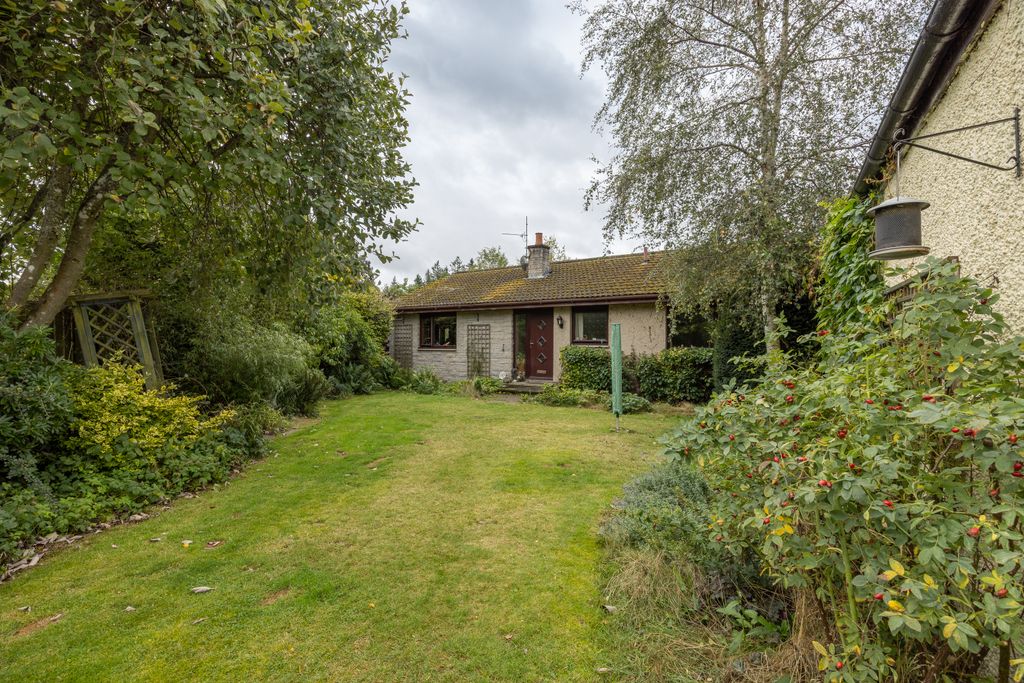 Property photo 2 of 25
