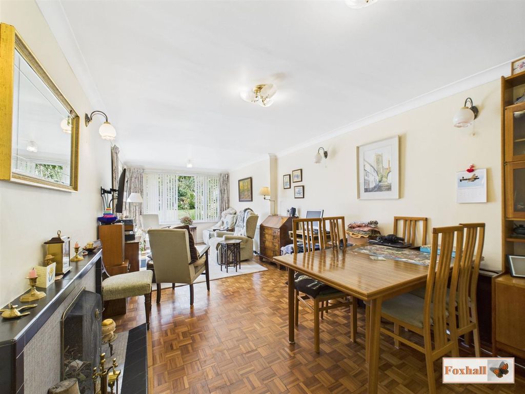 Property photo 3 of 32 Lounge / Dining Room