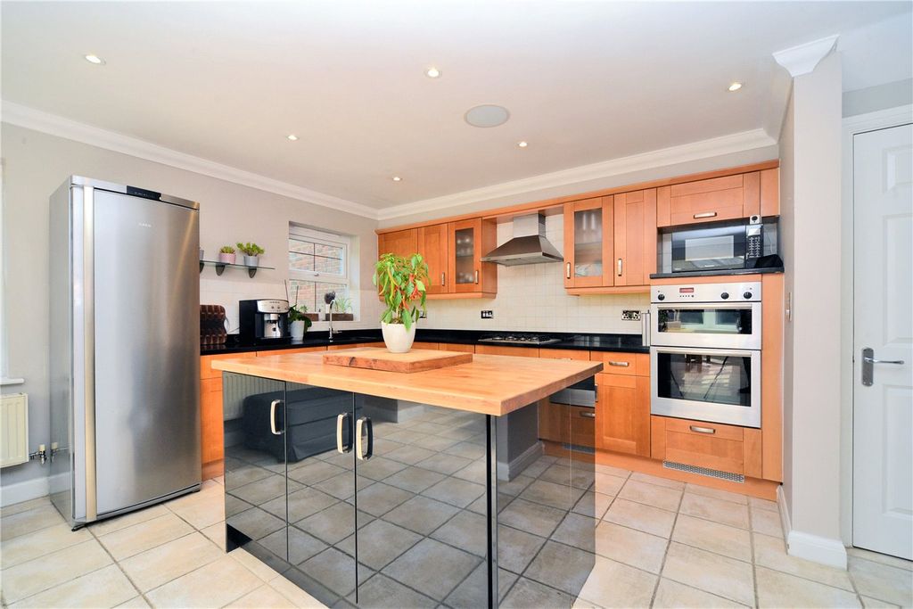 Property photo 3 of 23 Picture No. 04