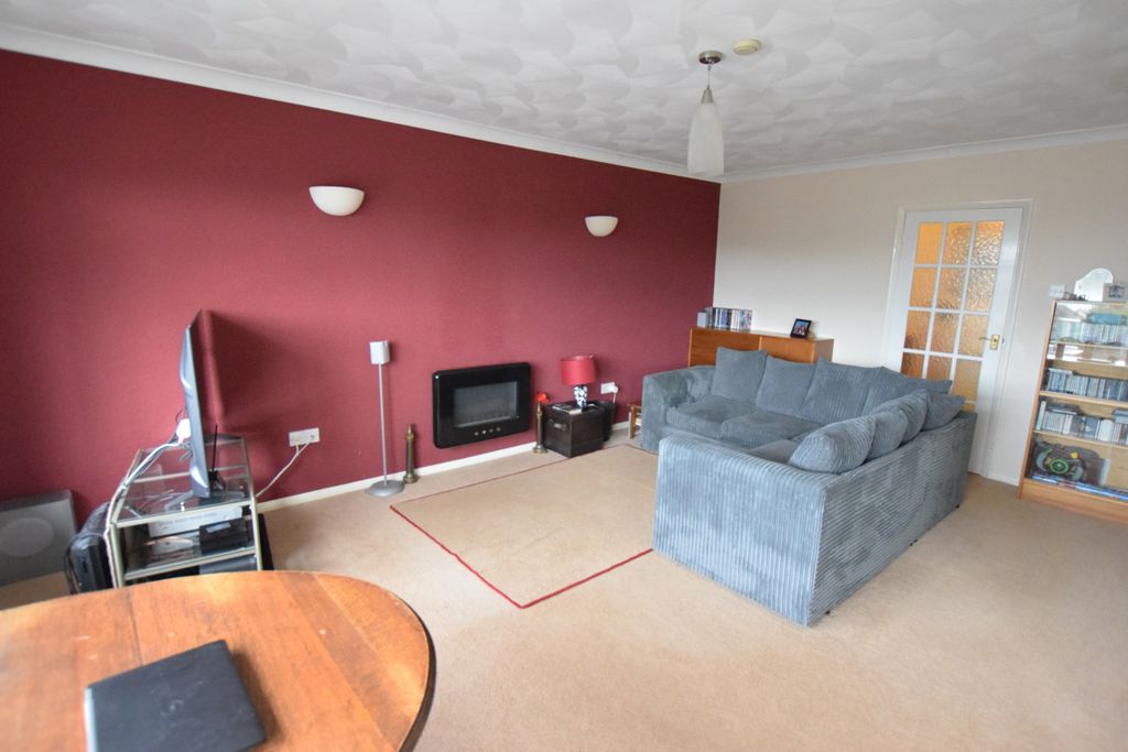 Property photo 2 of 15 Living Room (1)