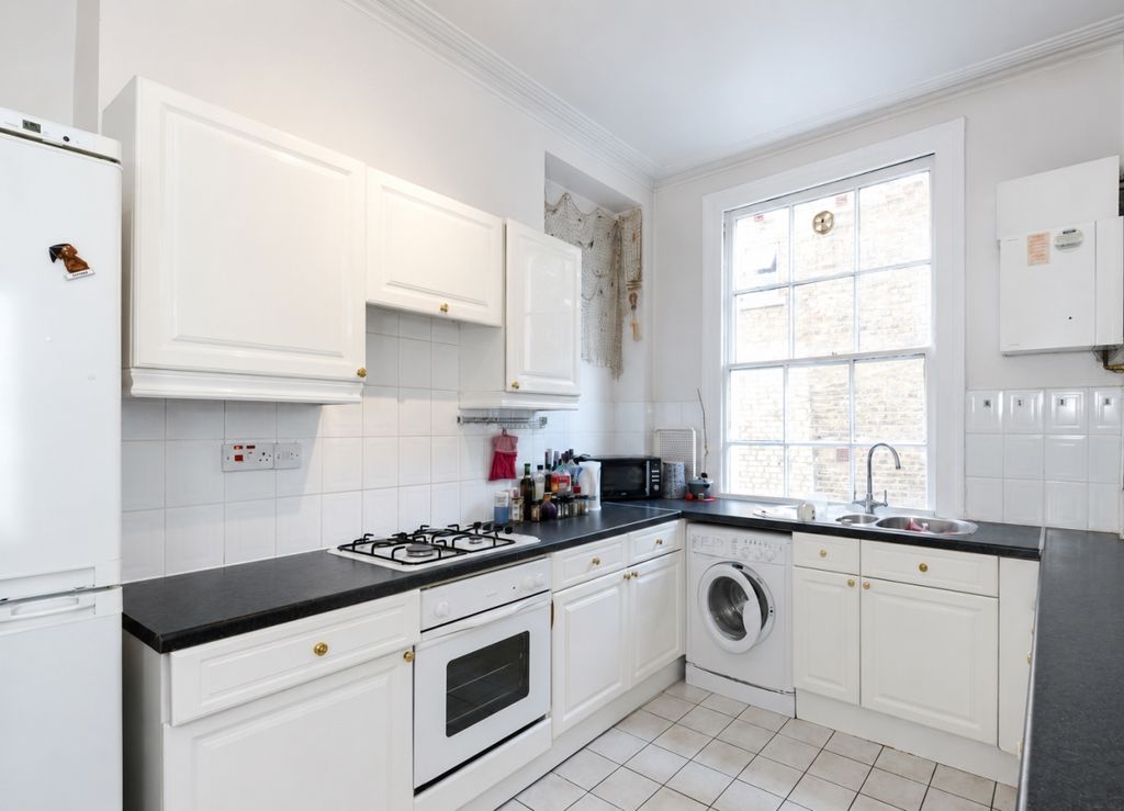Property photo 2 of 3 4