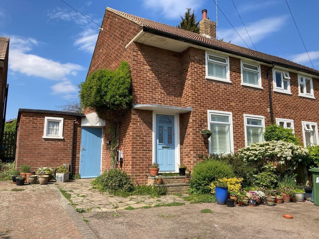 Property photo 1 of 16 Front