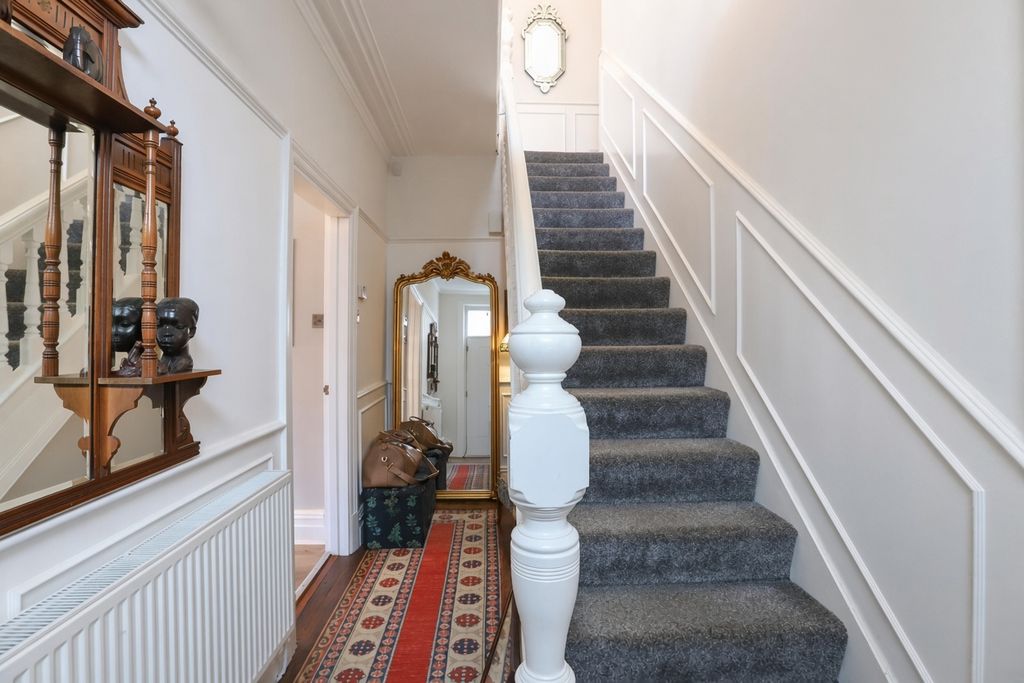 Property photo 2 of 41 2