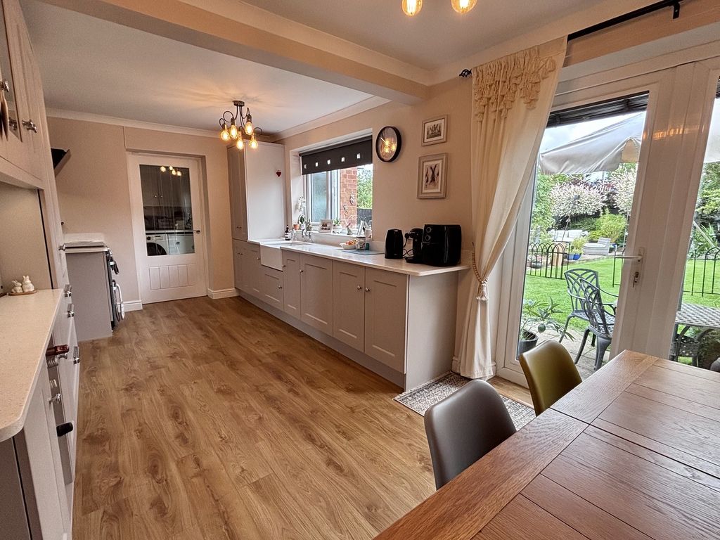 Property photo 3 of 17 Kitchen-Diner