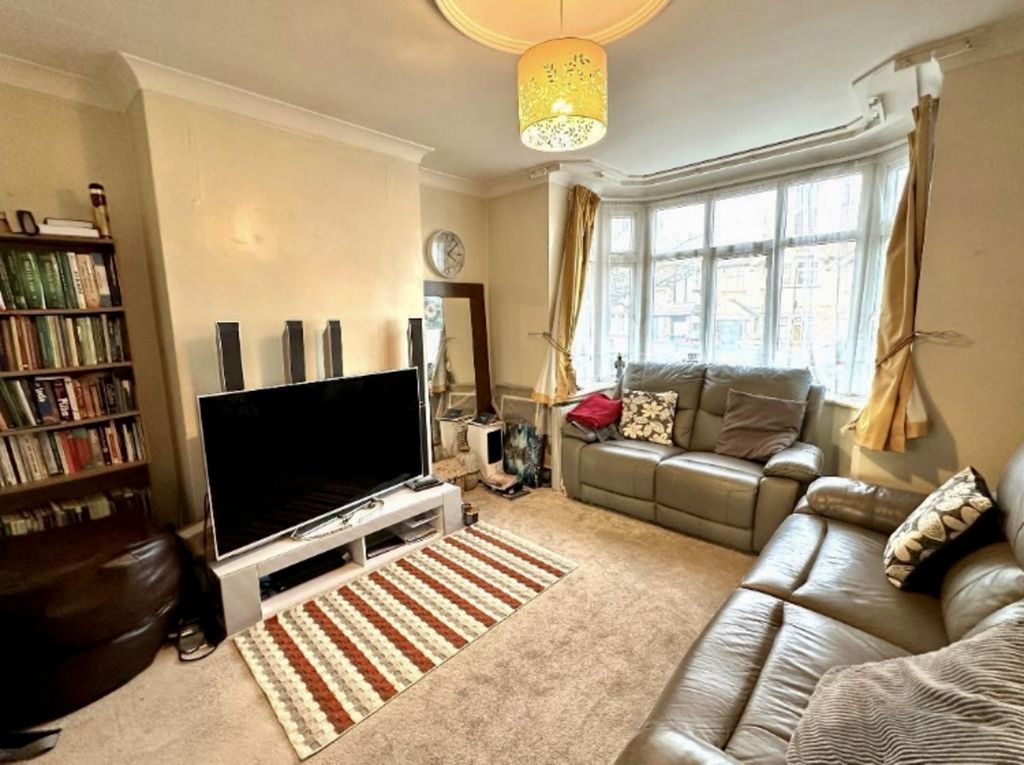 Property photo 2 of 11