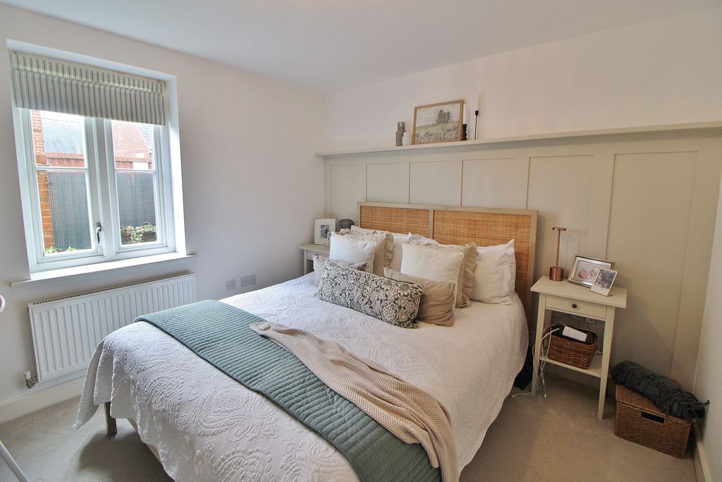 Property photo 3 of 12