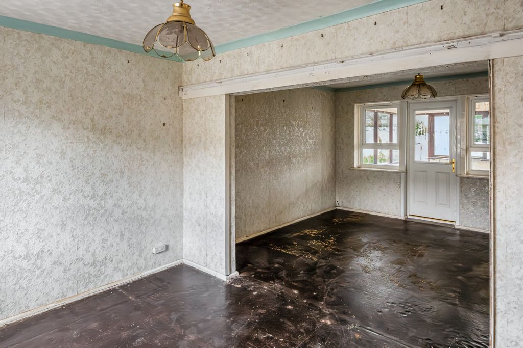 Property photo 2 of 23 23 Thurlocks,Tintinhull, Yeovil, Somerset, Ba22 8Qe