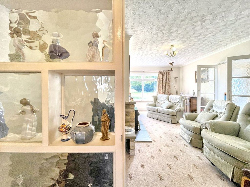 Property photo 3 of 27