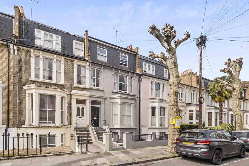 Property photo 3 of 10 Front (Exterior)