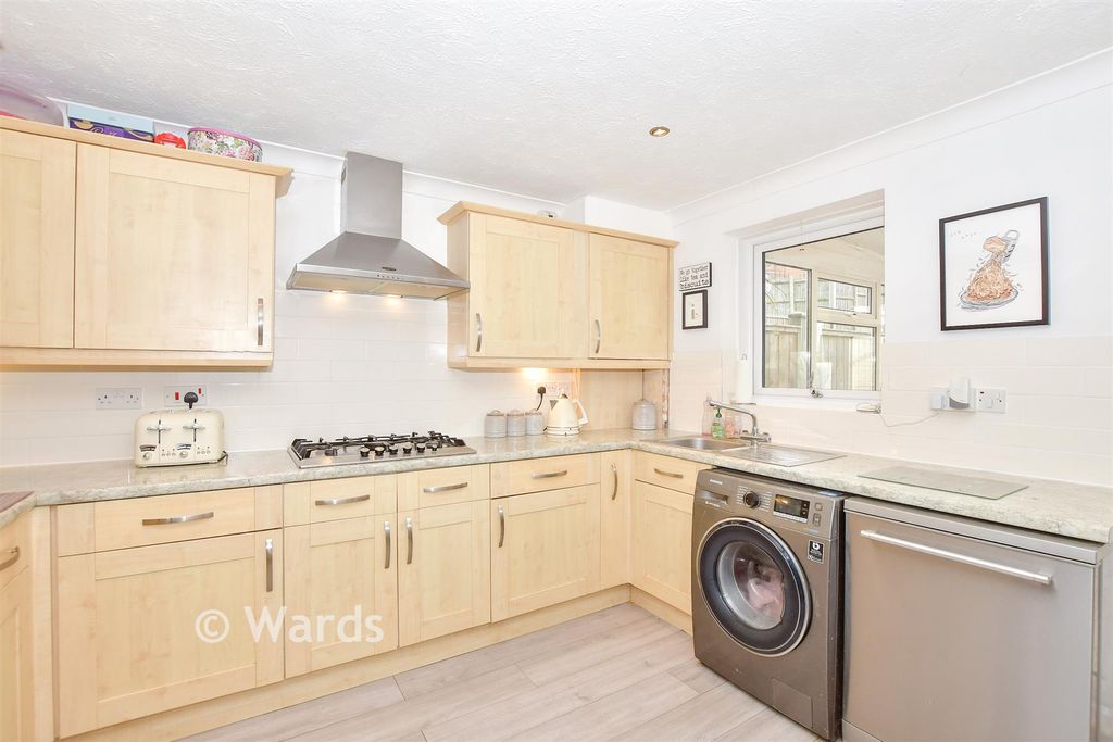 Property photo 3 of 16 Kitchen
