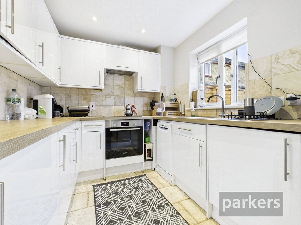 Property photo 3 of 16 Kitchen