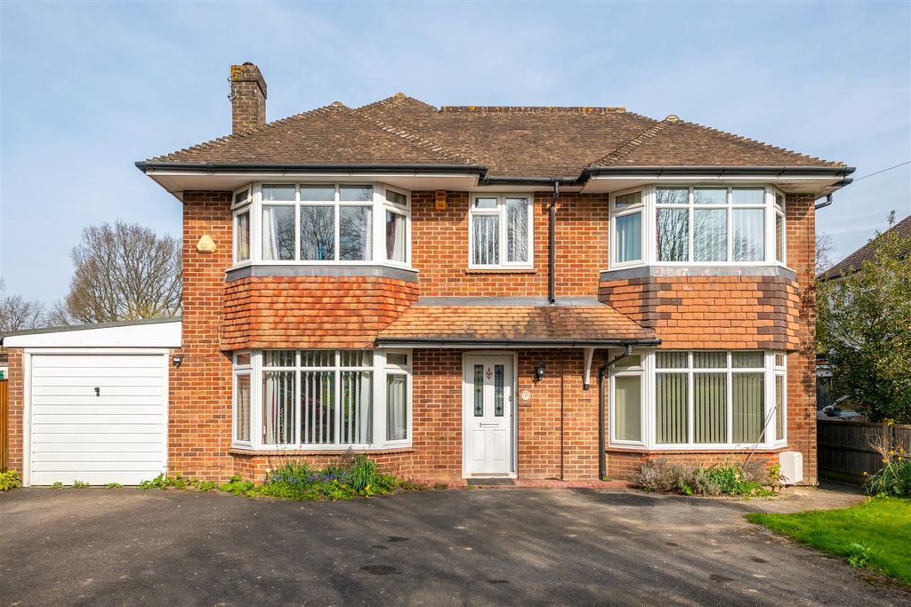 Property photo 2 of 23 39 Limes Avenue Externals-5.Jpg