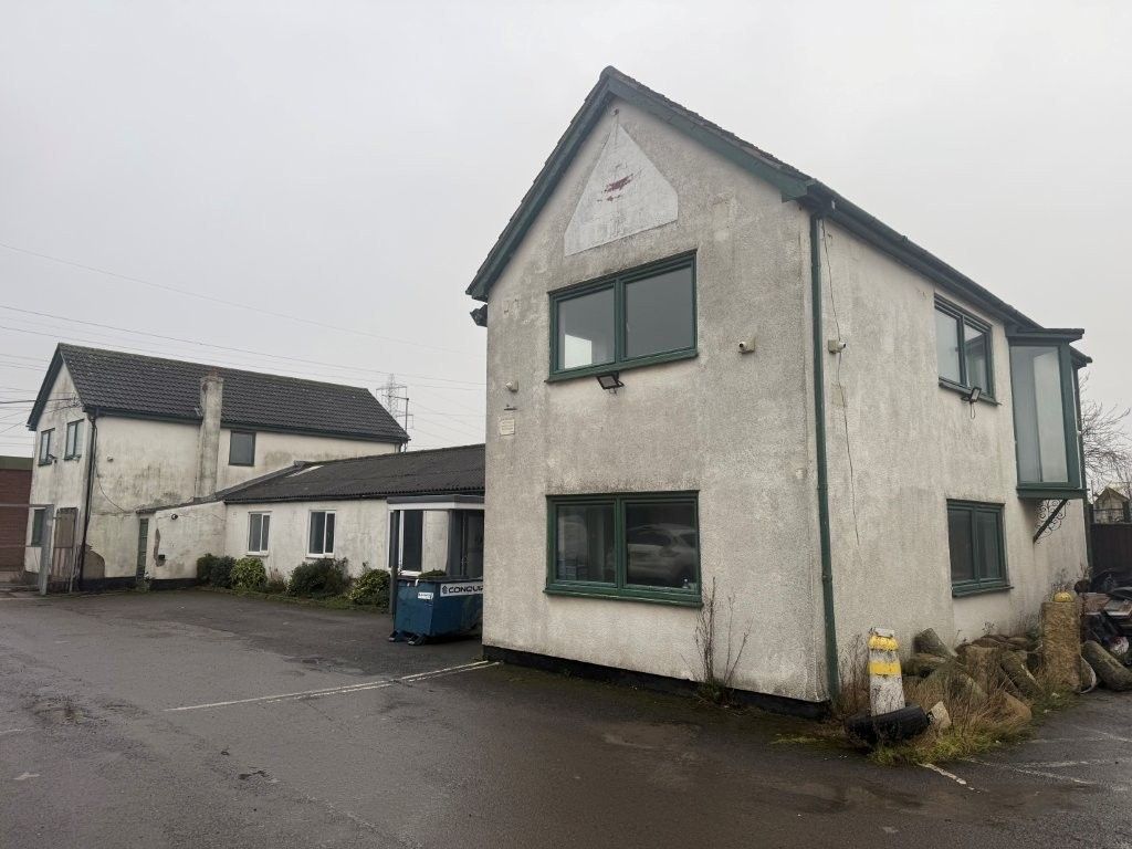 Property photo 3 of 8