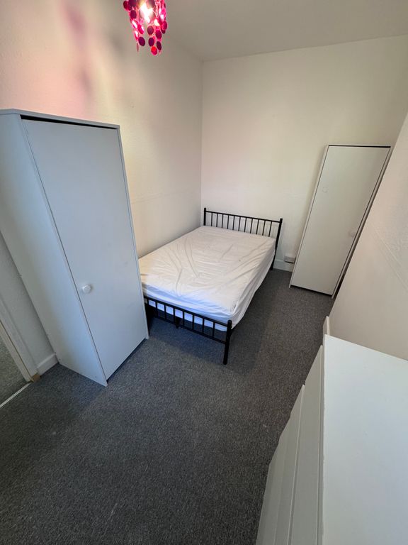 Property photo 3 of 6 Bedroom