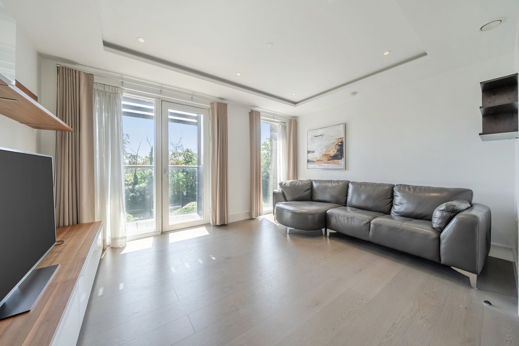 Property photo 2 of 21 1502509-7-6A7B169...