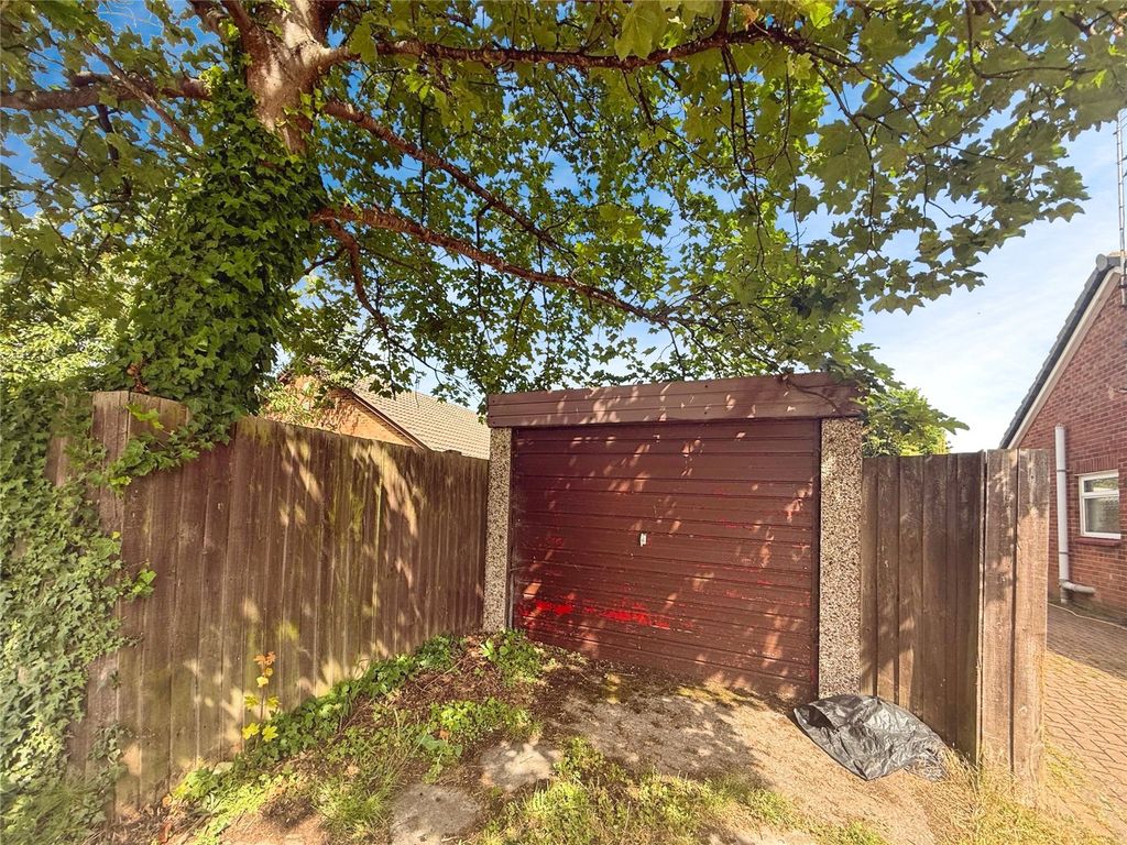 Property photo 2 of 18 Picture No. 14