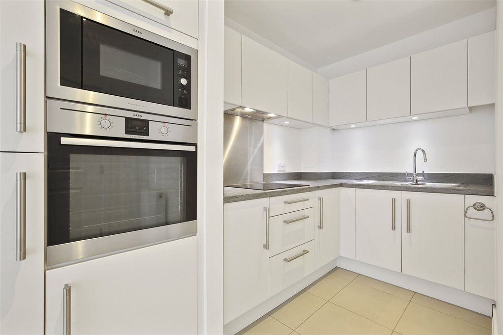 Property photo 2 of 5 Kitchen