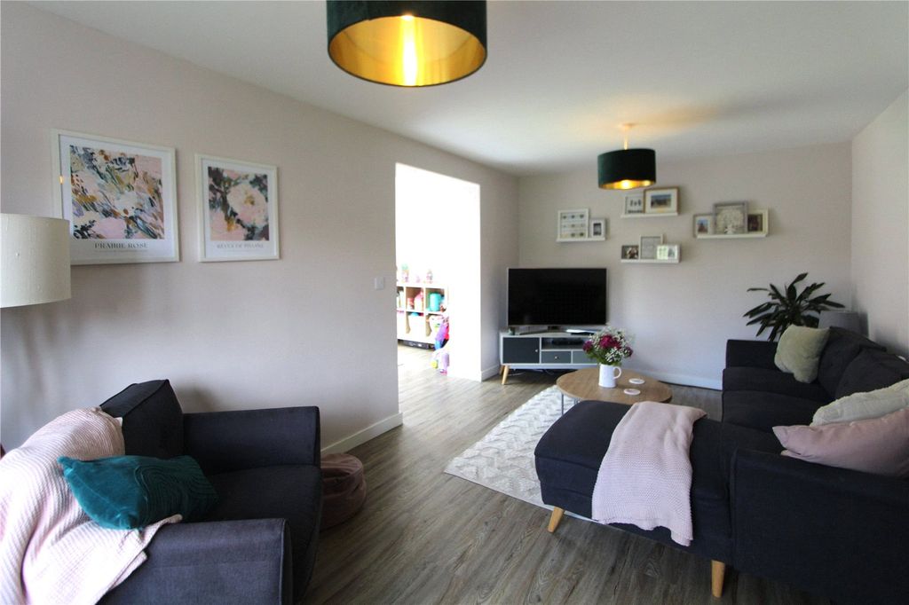 Property photo 3 of 16 Picture No. 06