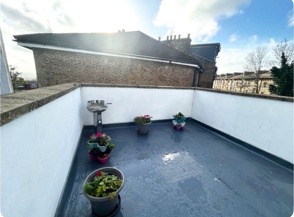 Property photo 3 of 9 New Terrace