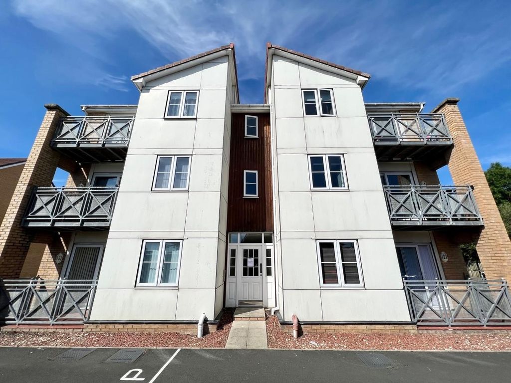 Property photo 2 of 8 External