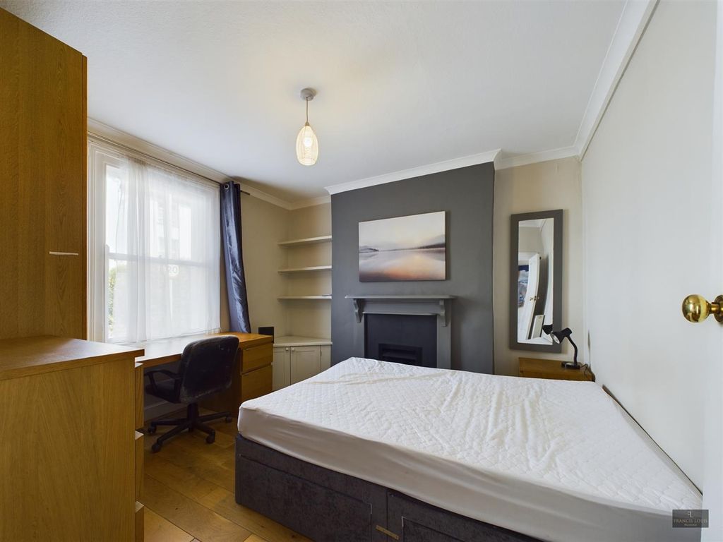 Property photo 2 of 13 Cam02887G0-Pr0006-Still003.Jpg