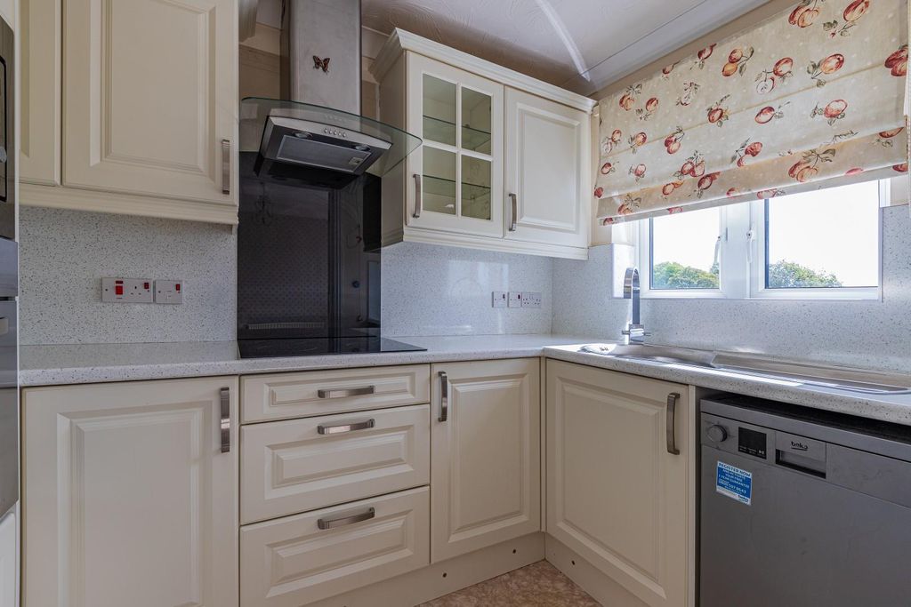 Property photo 2 of 11 Cedar Court 29-10.Jpg