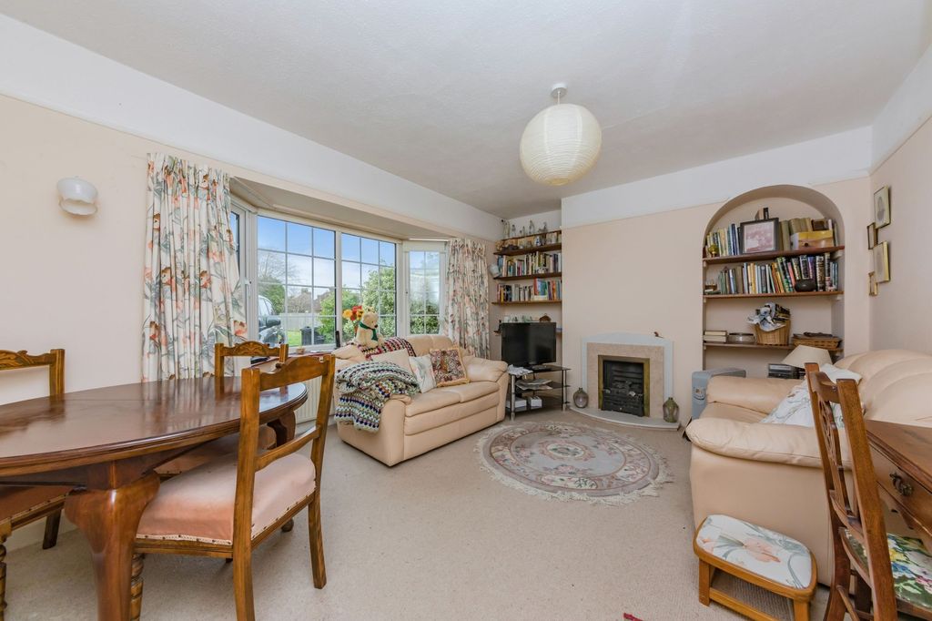 Property photo 3 of 18