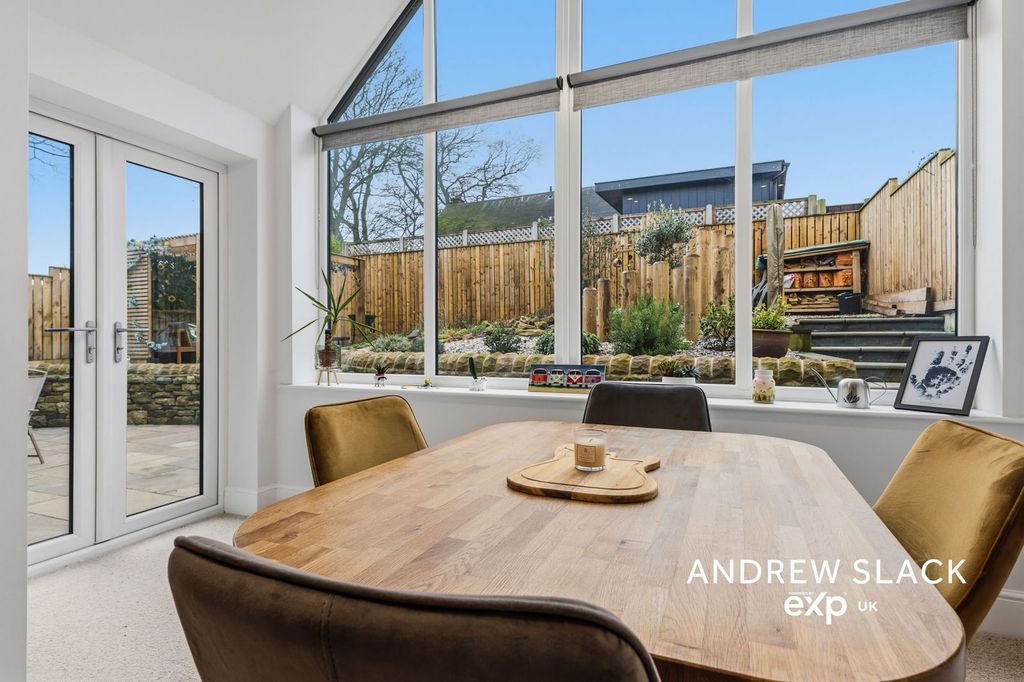 Property photo 2 of 40