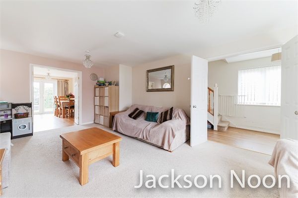 Property photo 3 of 17
