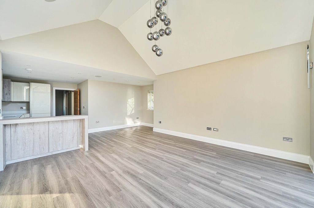 Property photo 3 of 19 1417334-6-6994336...