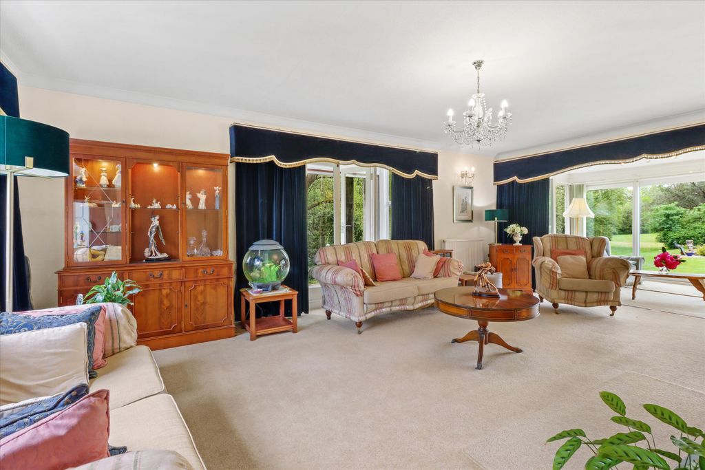 Property photo 3 of 17 Image