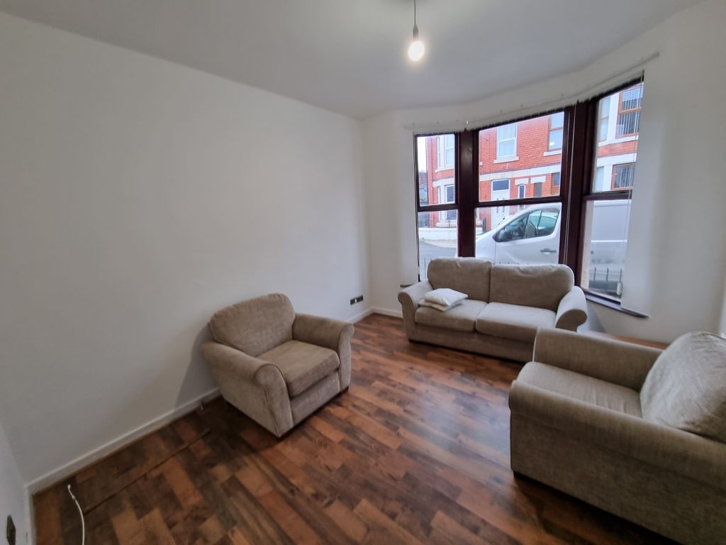 Property photo 2 of 8 Living Room