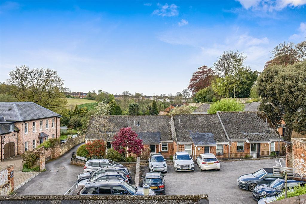 Property photo 3 of 20 1447082-19-69Df71F3Bf87E.Jpg