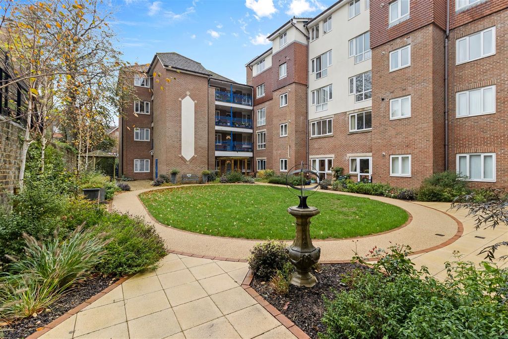 Property photo 3 of 49 Communal Gardens #3.Jpg