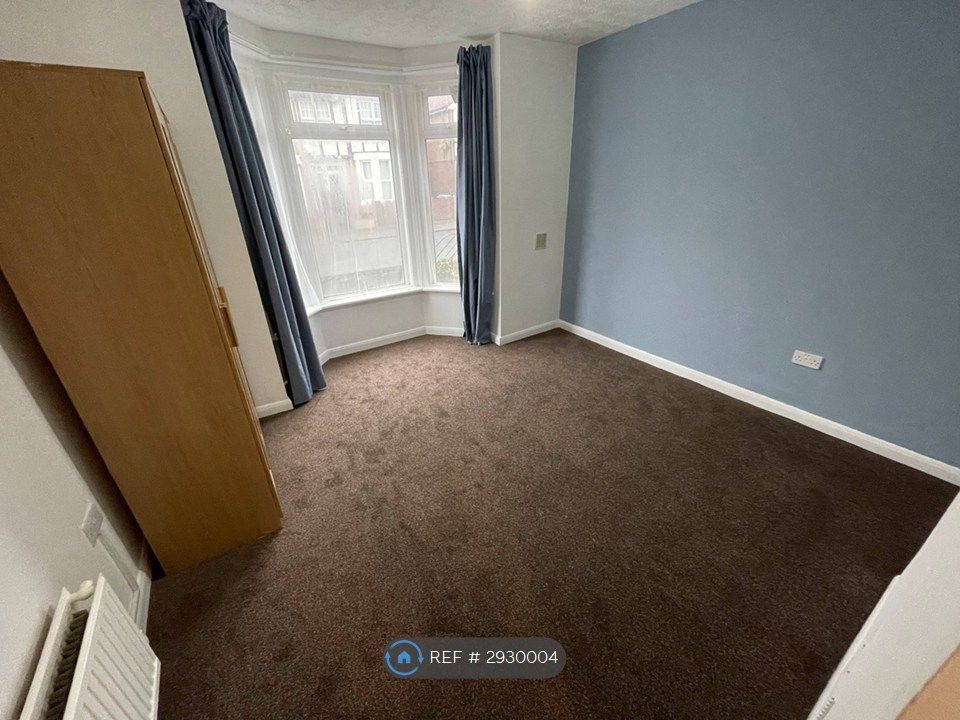 Property photo 2 of 12 Bedroom