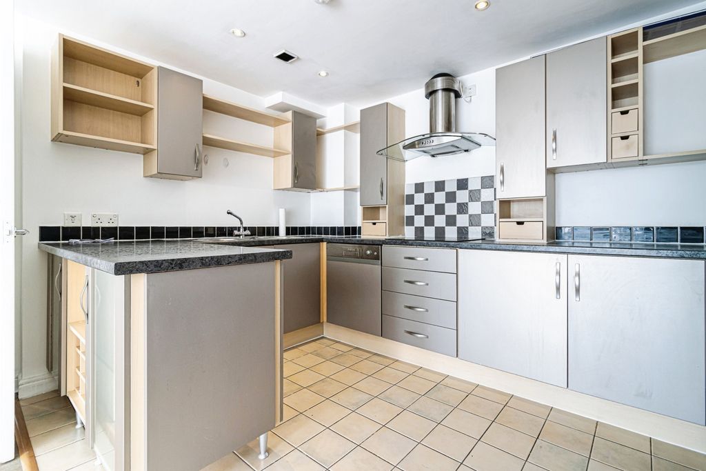 Property photo 3 of 27 Photo