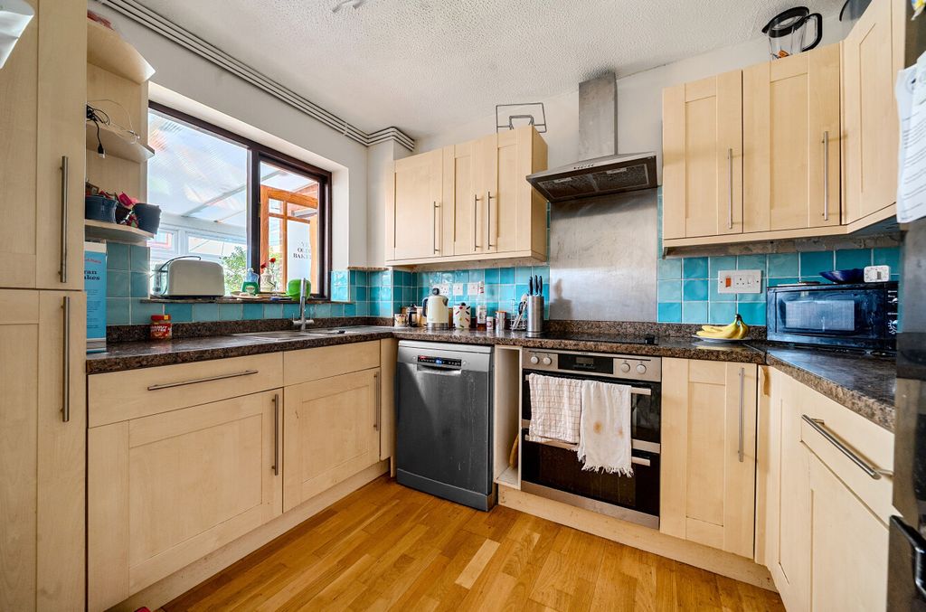 Property photo 3 of 19 1380511-13-691213...