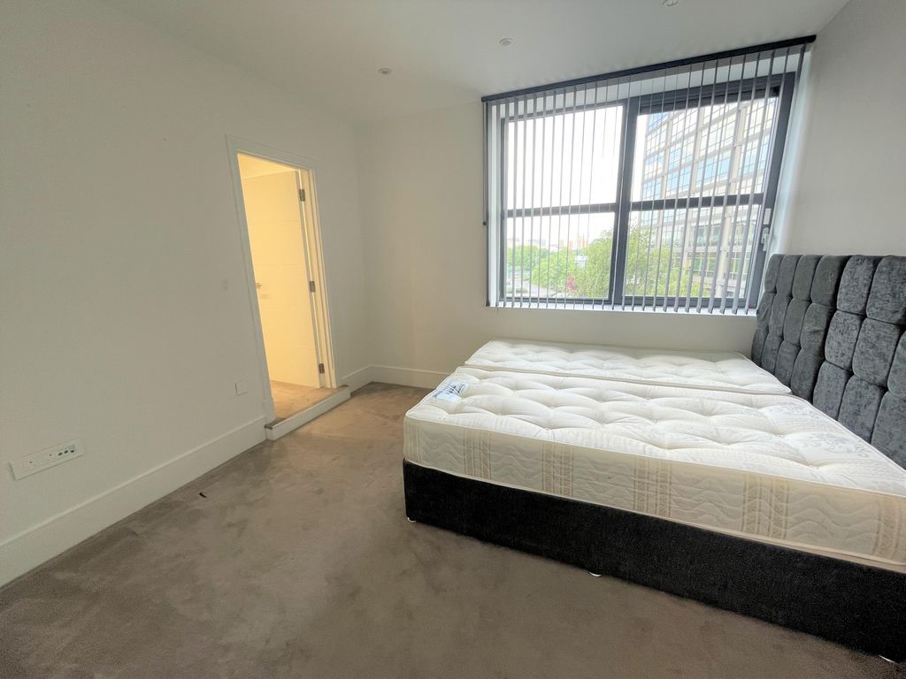 Property photo 3 of 5 Bedroom