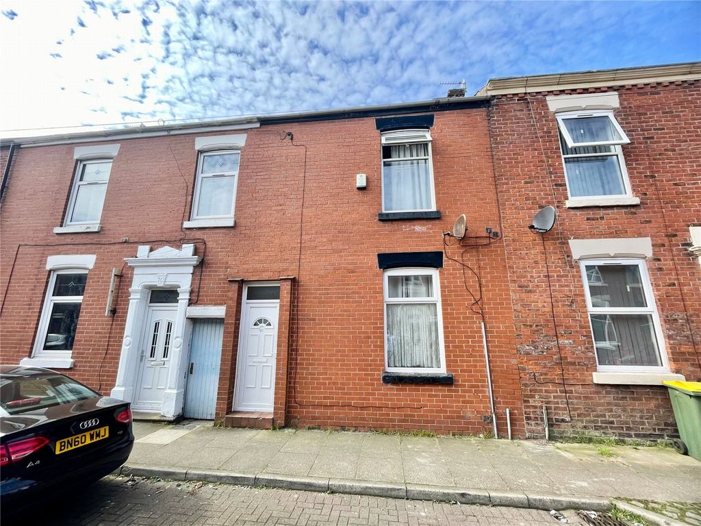 Property photo 1 of 8 Front