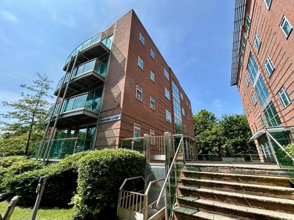 Property photo 1 of 7 External