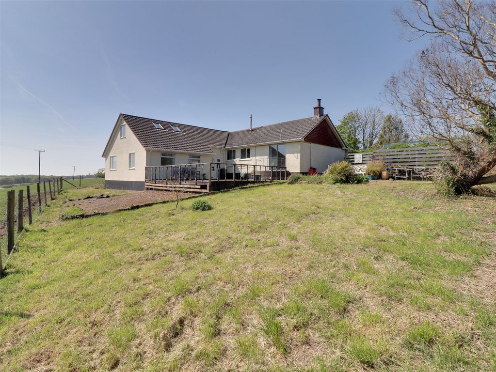 Property photo 2 of 18 Picture No. 11
