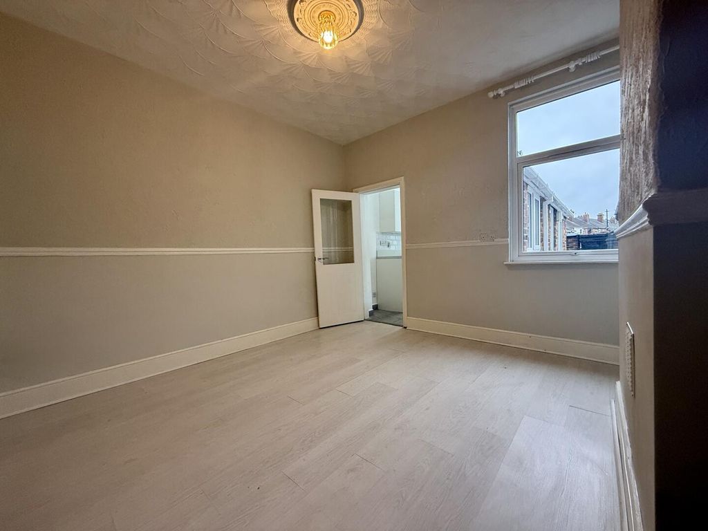 Property photo 3 of 33 Rear Reception Room