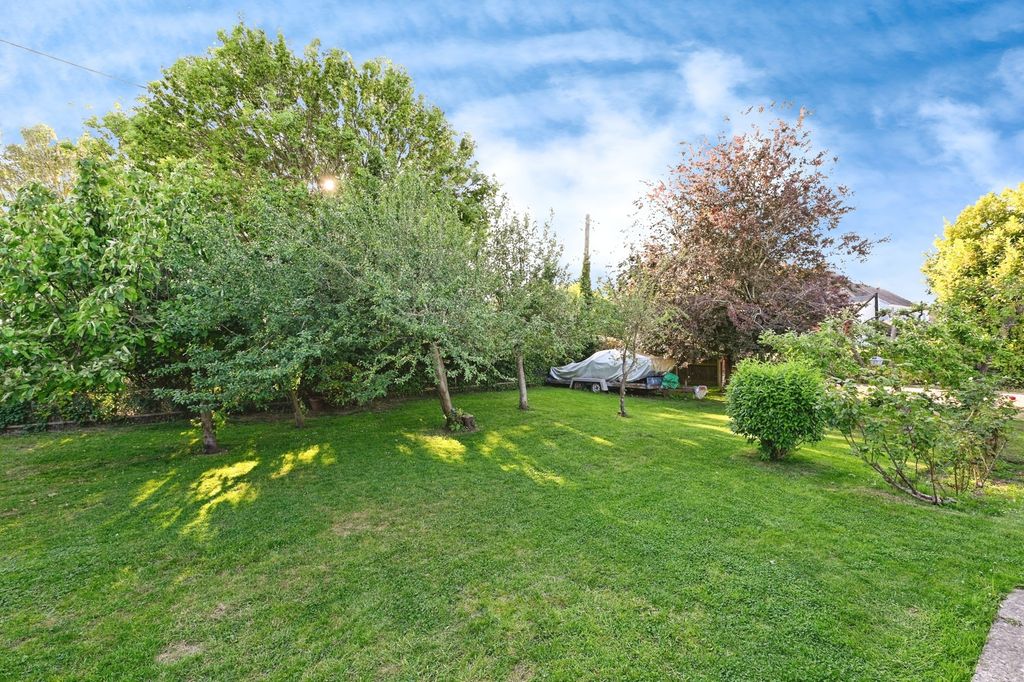 Property photo 3 of 17 Photo