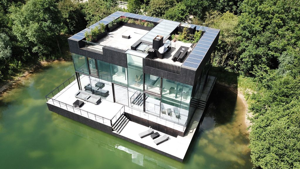 Property photo 1 of 44