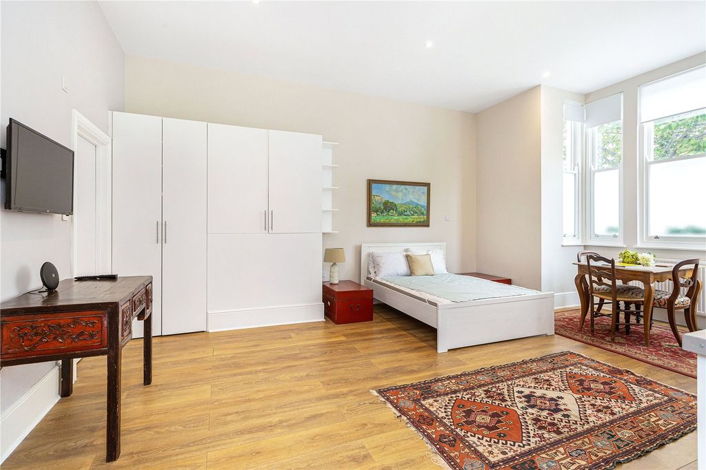 Property photo 2 of 5
