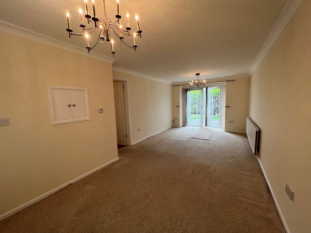 Property photo 2 of 9 Living Room
