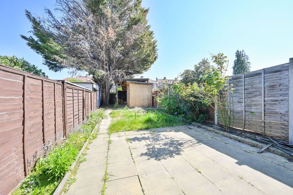 Property photo 2 of 8