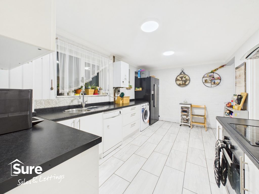 Property photo 2 of 23 4682342