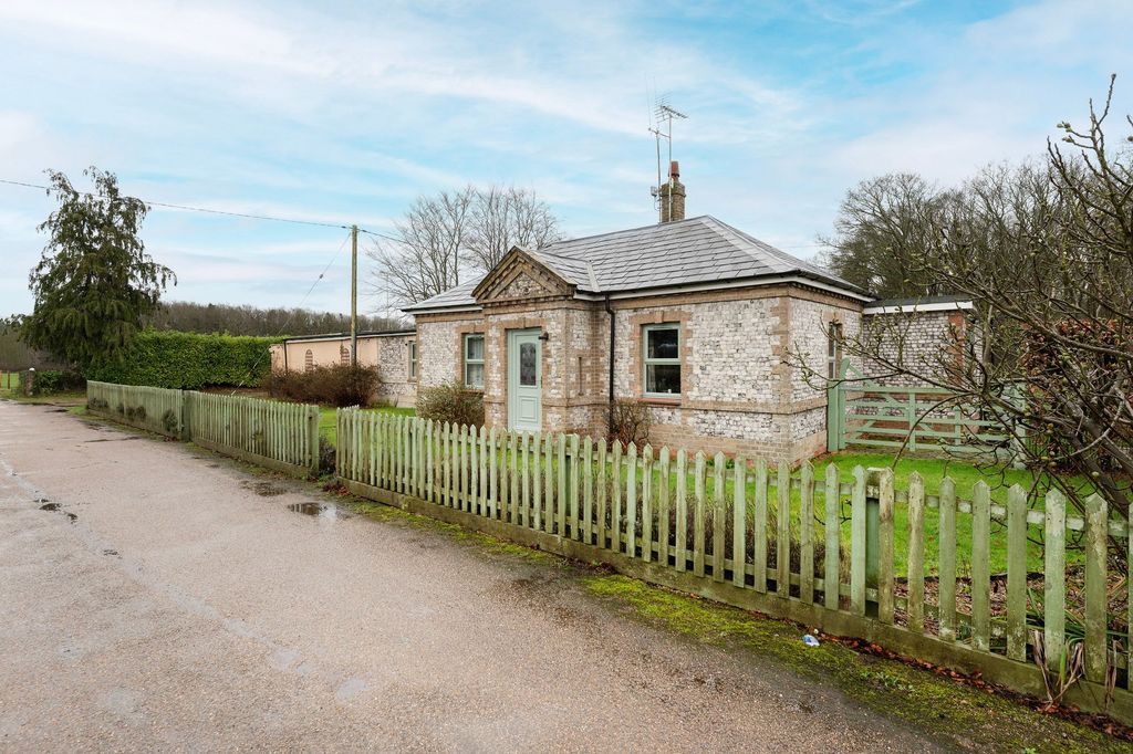 Property photo 1 of 28